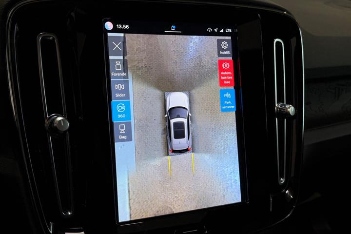 Sort Volvo XC40 fra 2023