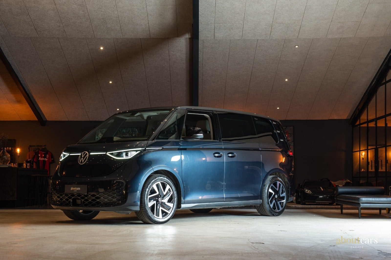 Blå VW ID.Buzz fra 2024