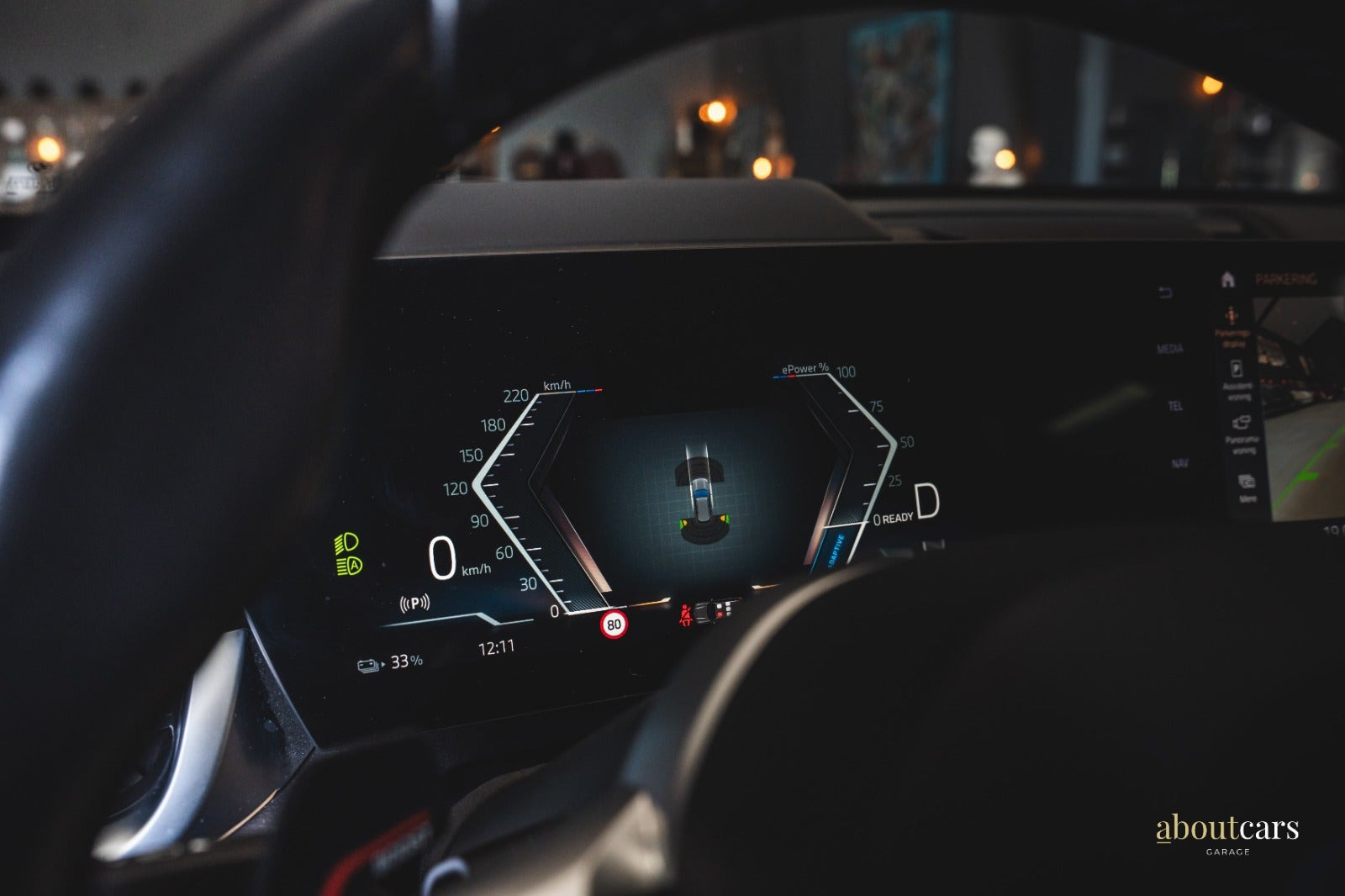 Grå BMW iX1 fra 2023