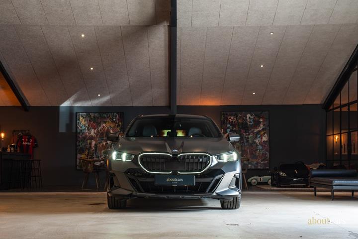 Sort BMW i5 fra 2024