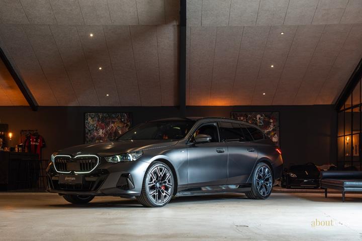 Sort BMW i5 fra 2024