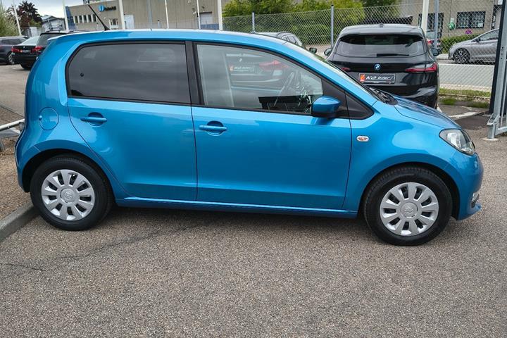 Blå Skoda Citigo fra 2018