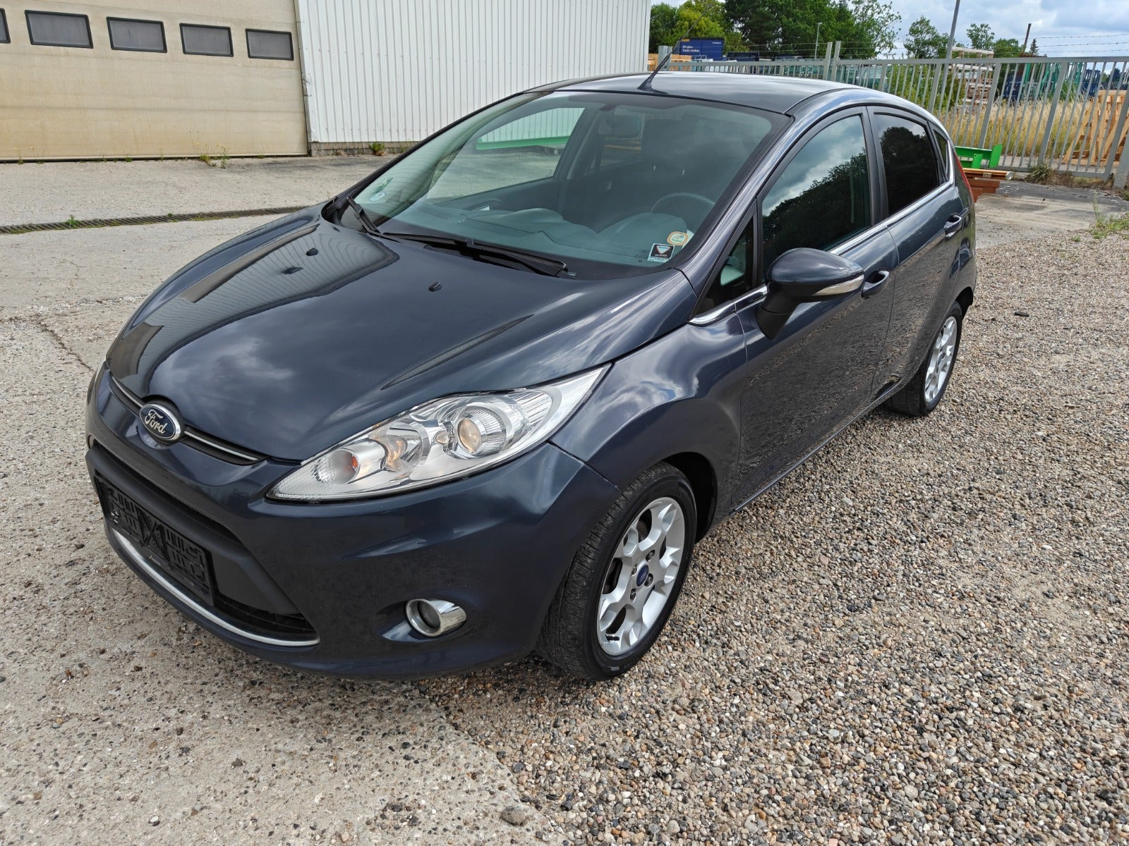 Gul Ford Fiesta fra 2011