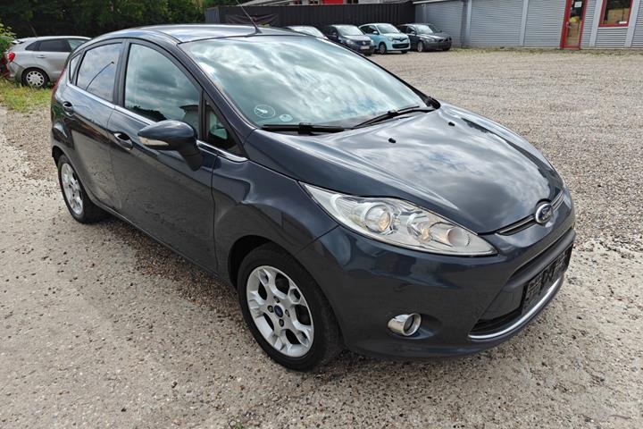 Gul Ford Fiesta fra 2011