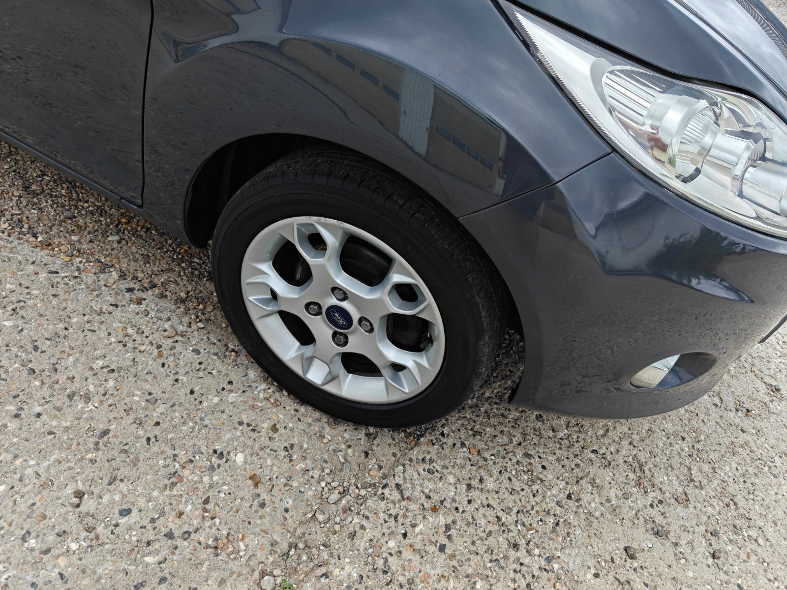 Gul Ford Fiesta fra 2011