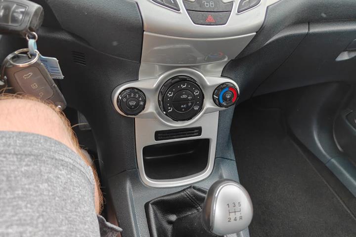 Gul Ford Fiesta fra 2011