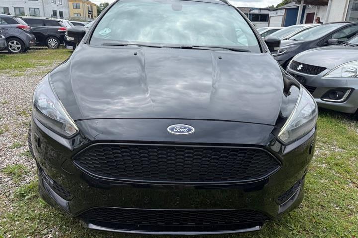 Sort Ford Focus fra 2017