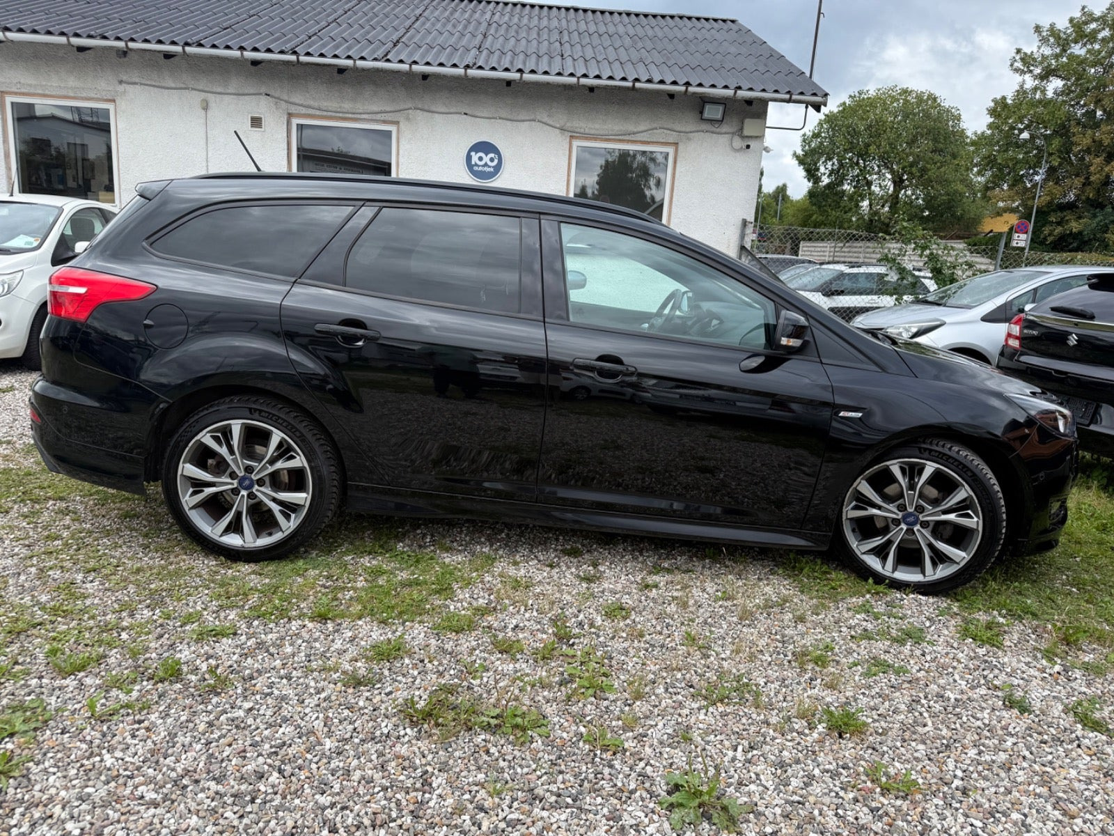 Sort Ford Focus fra 2017