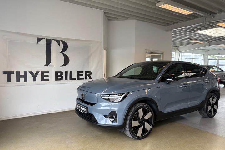 Grå Volvo C40 fra 2023 set udefra