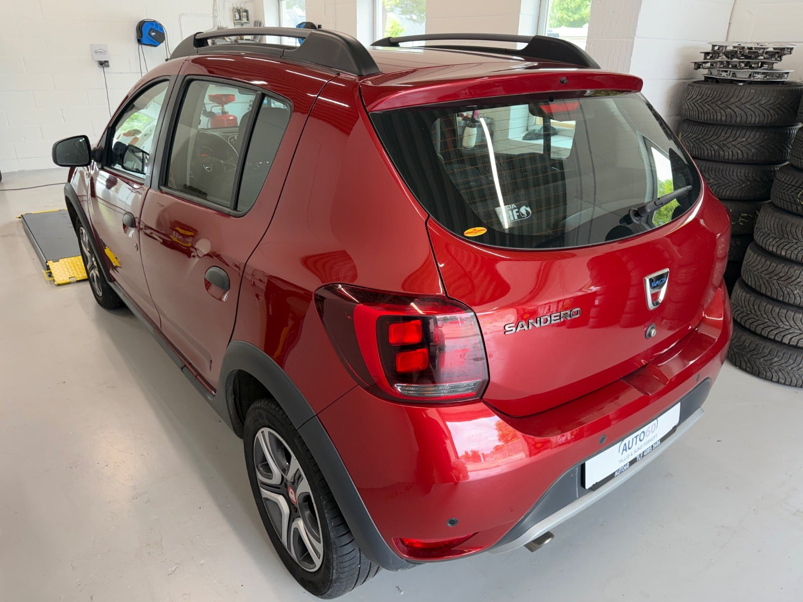 Rød Dacia Sandero Stepway fra 2018