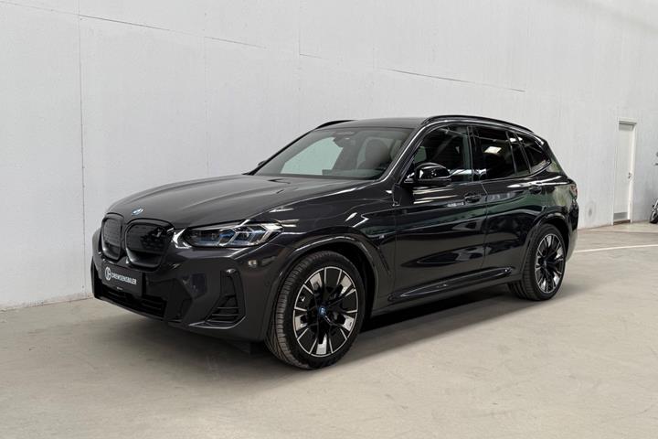 Grå BMW iX3 fra 2022