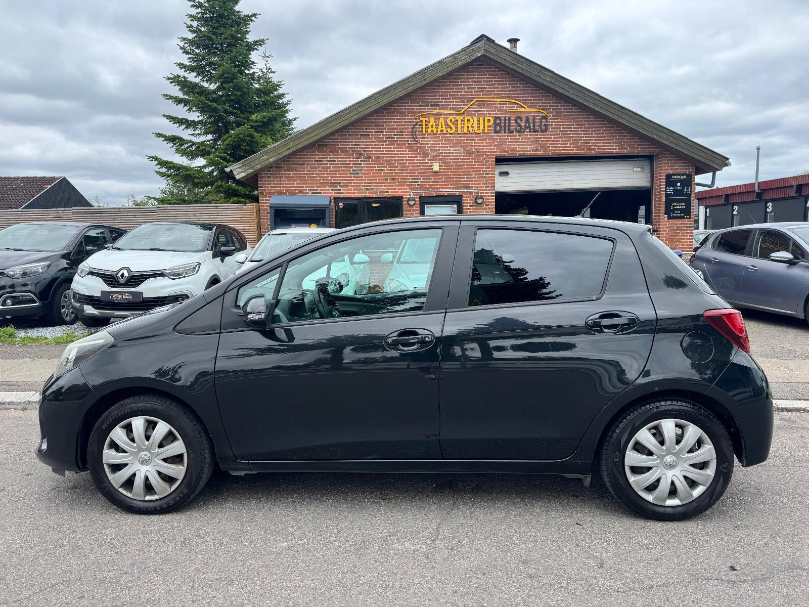 undefined Toyota Yaris fra 2015