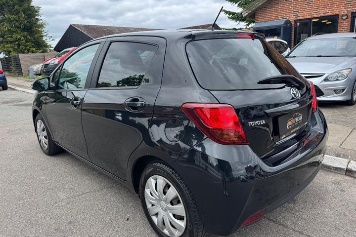 undefined Toyota Yaris fra 2015