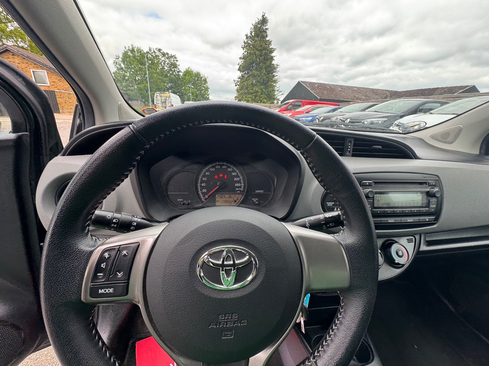 undefined Toyota Yaris fra 2015