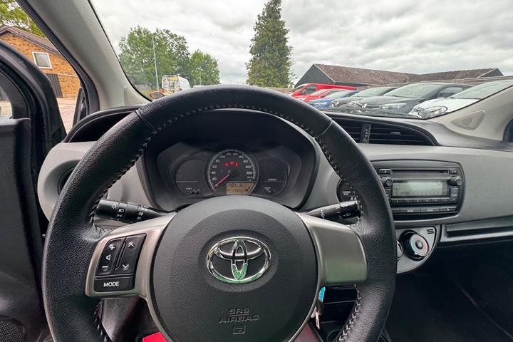 undefined Toyota Yaris fra 2015