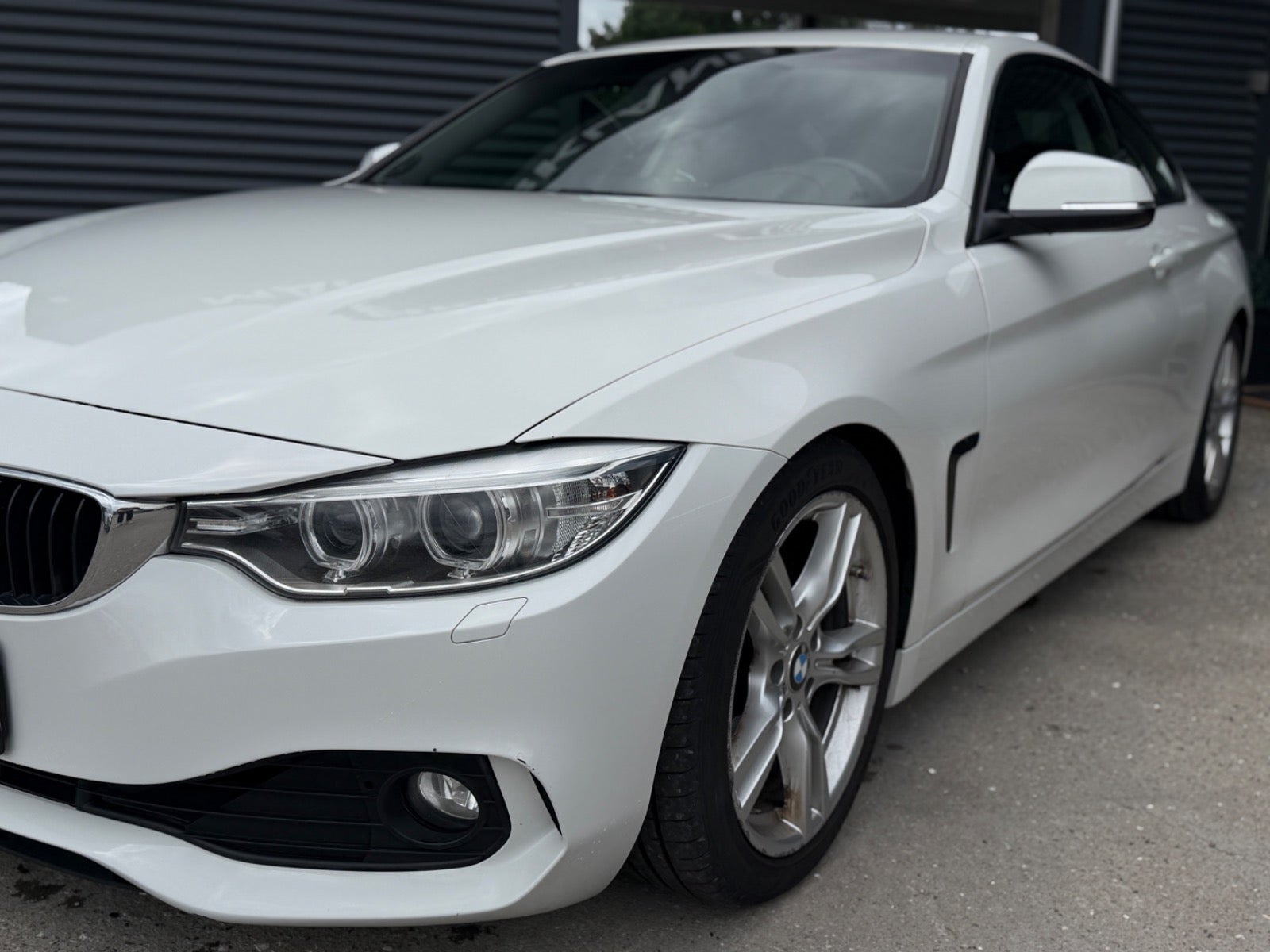 Hvid BMW 428i fra 2015
