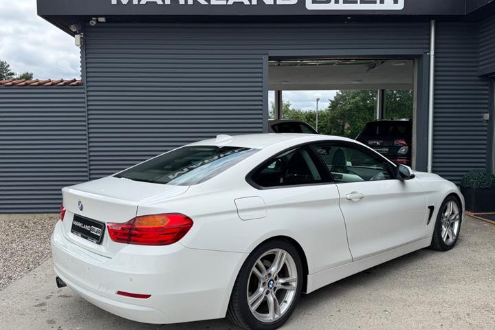 Hvid BMW 428i fra 2015