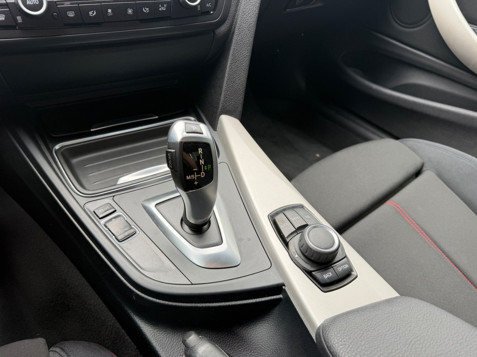 Hvid BMW 428i fra 2015