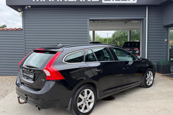 Sort Volvo V60 fra 2016