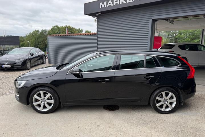 Sort Volvo V60 fra 2016