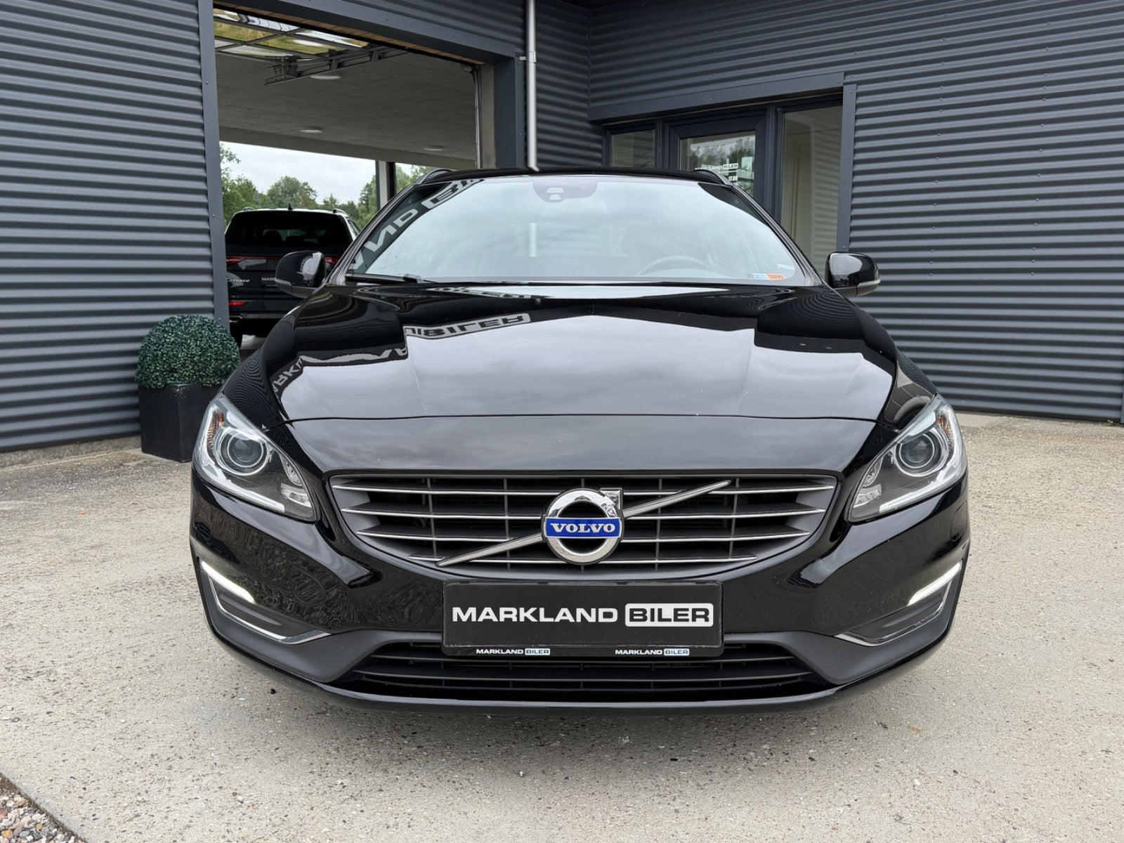 Sort Volvo V60 fra 2016