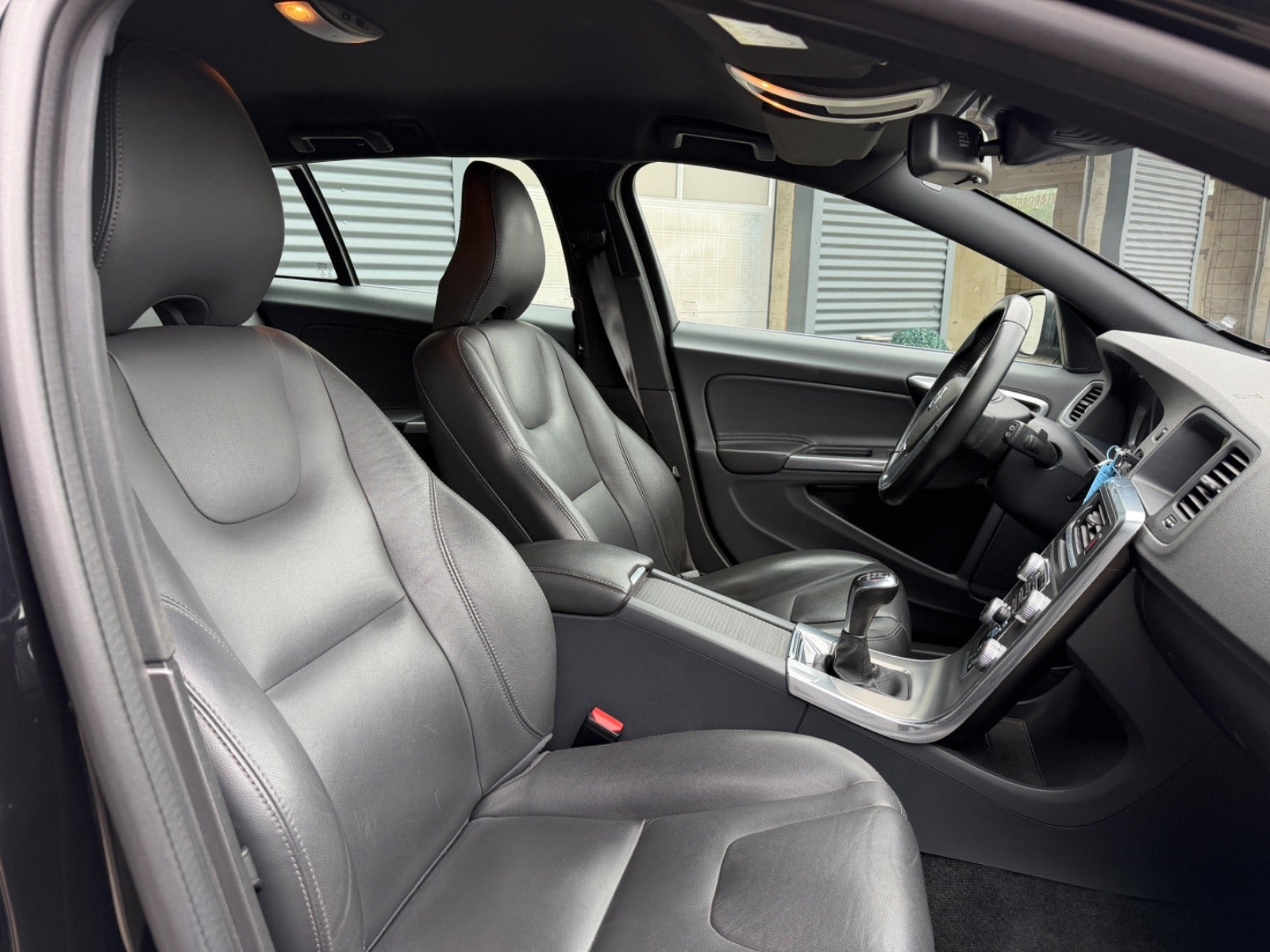 Sort Volvo V60 fra 2016