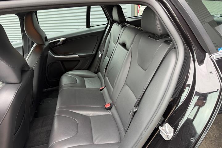 Sort Volvo V60 fra 2016
