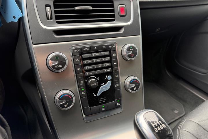 Sort Volvo V60 fra 2016