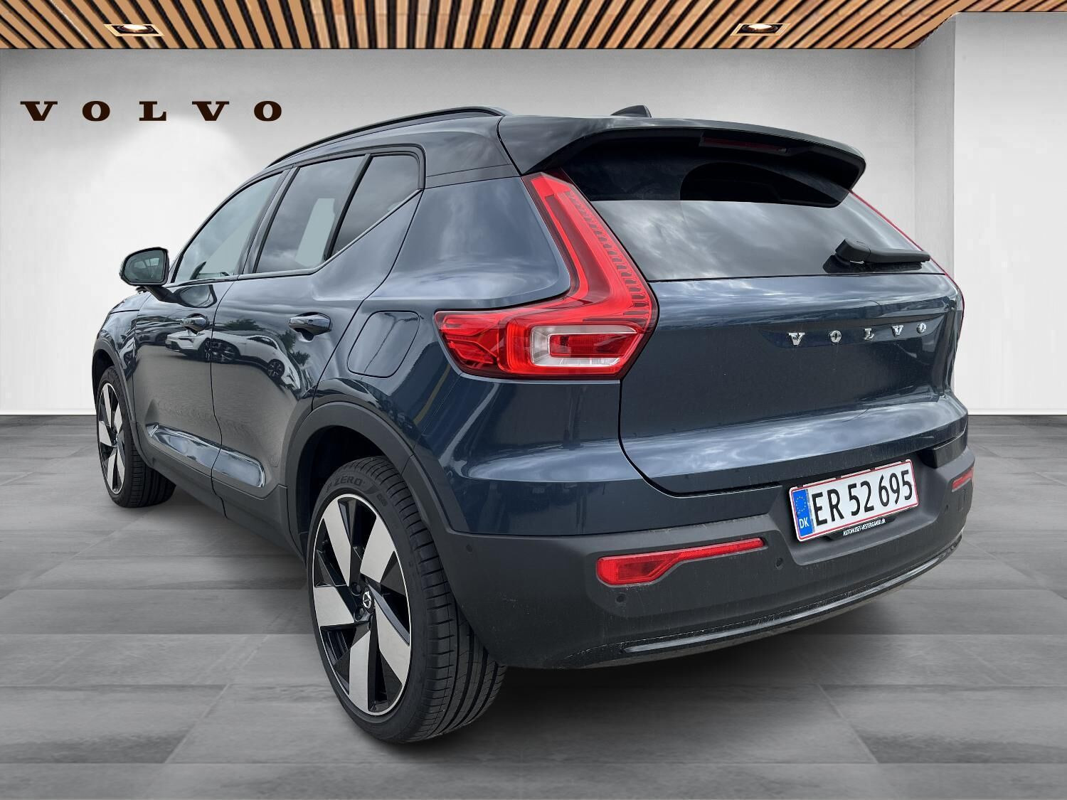 Blå Volvo EX40 fra 2026