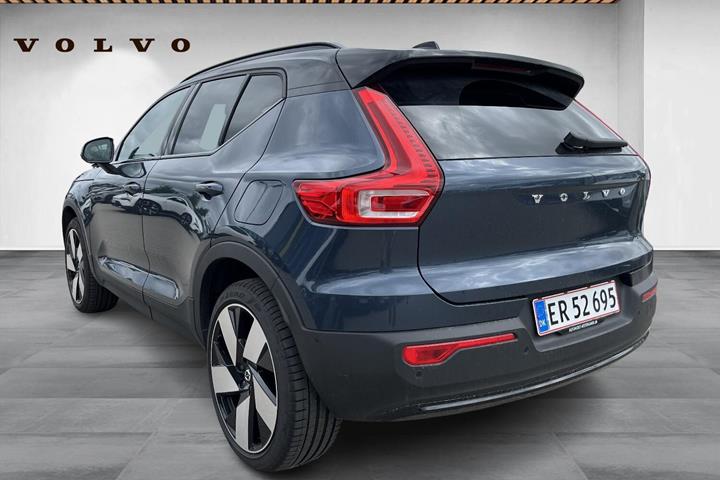 Blå Volvo EX40 fra 2026