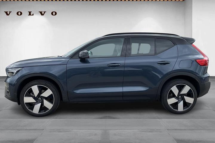 Blå Volvo EX40 fra 2026