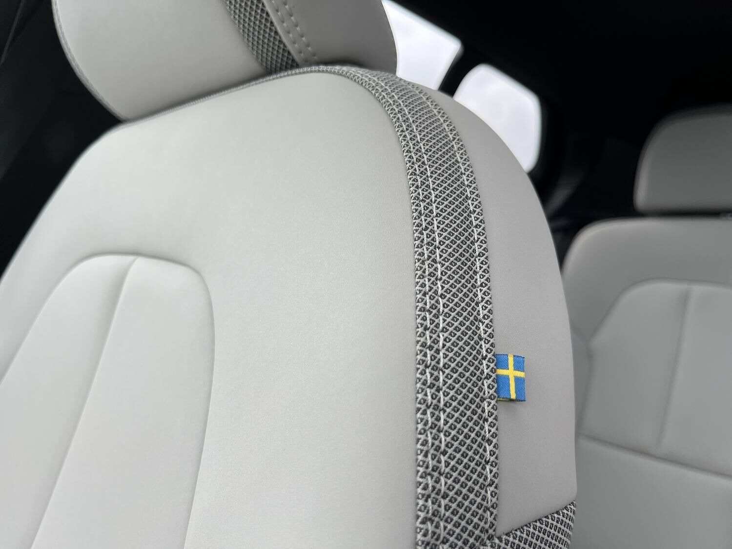 Blå Volvo EX40 fra 2026