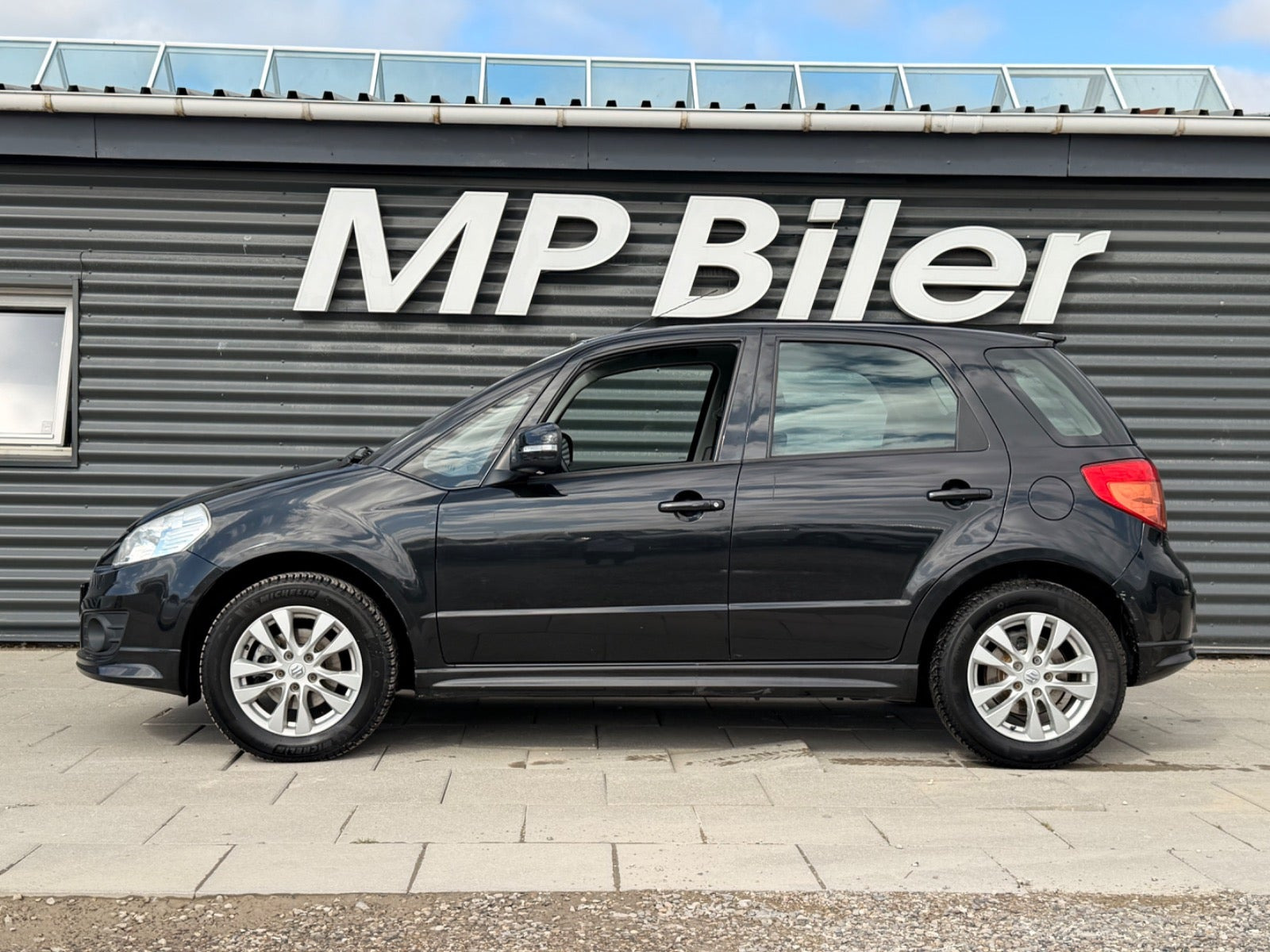 Sort Suzuki SX4 fra 2014