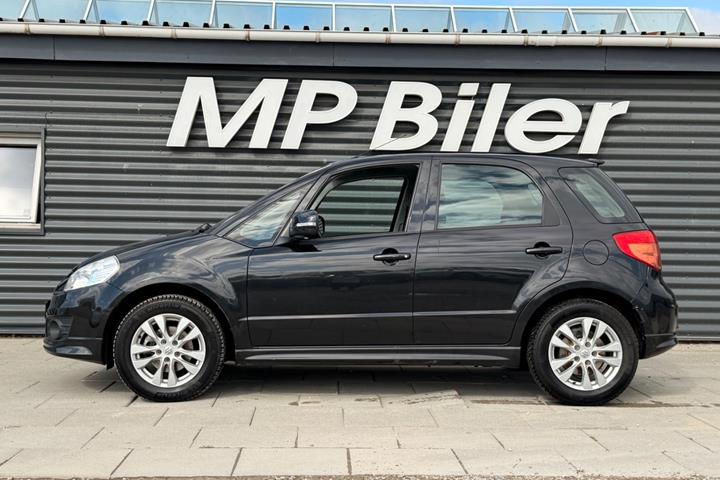 Sort Suzuki SX4 fra 2014