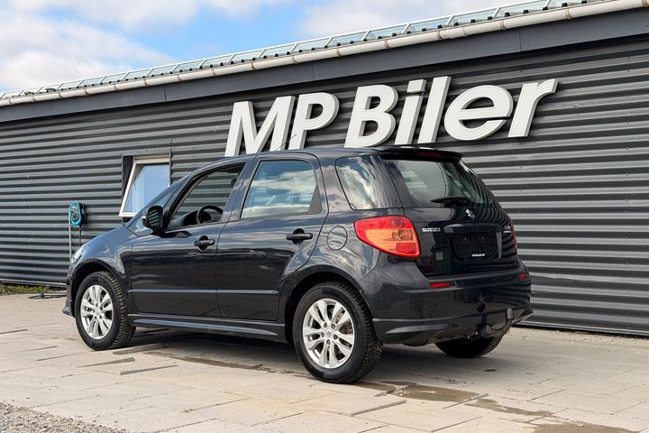 Sort Suzuki SX4 fra 2014