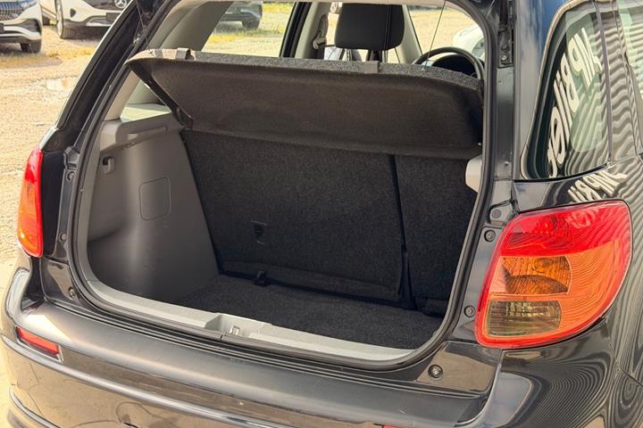 Sort Suzuki SX4 fra 2014