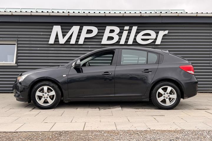 Sort Chevrolet Cruze fra 2012