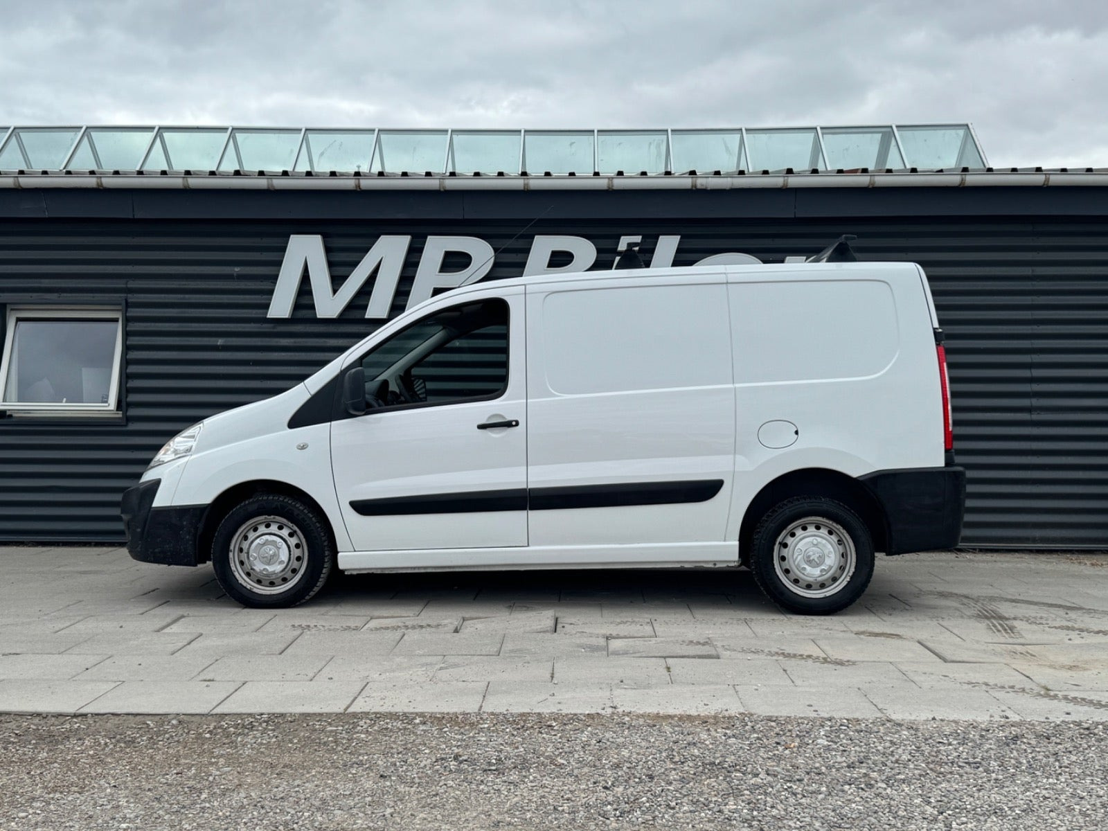 Hvid Peugeot Expert fra 2014