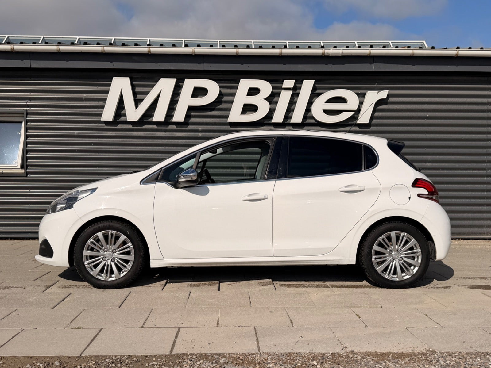 Hvid Peugeot 208 fra 2018