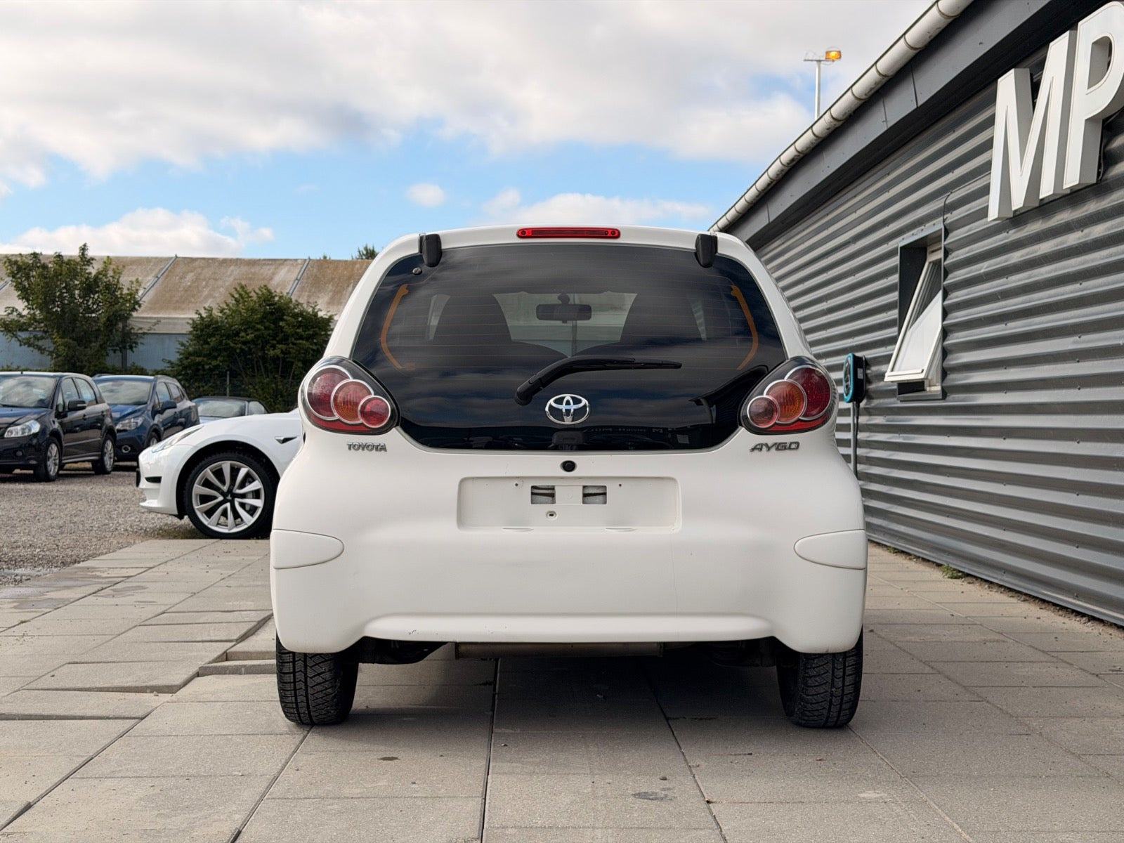 Hvid Toyota Aygo fra 2009