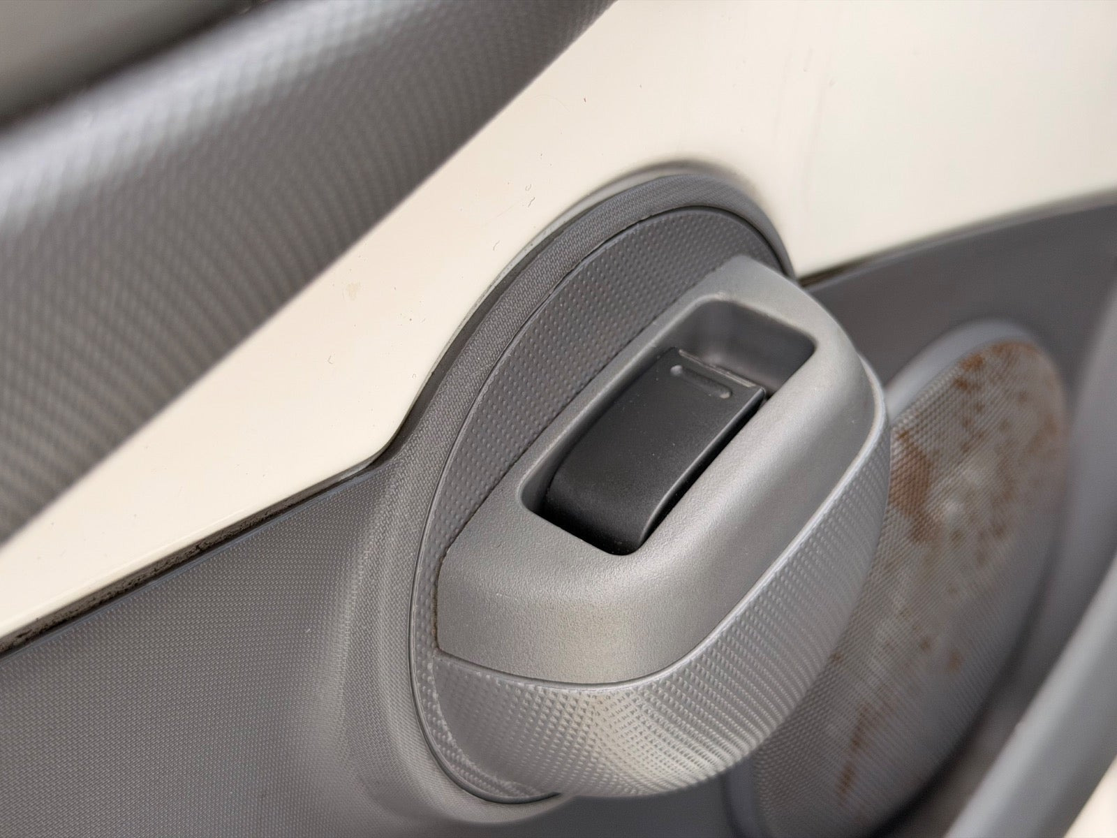 Hvid Toyota Aygo fra 2009