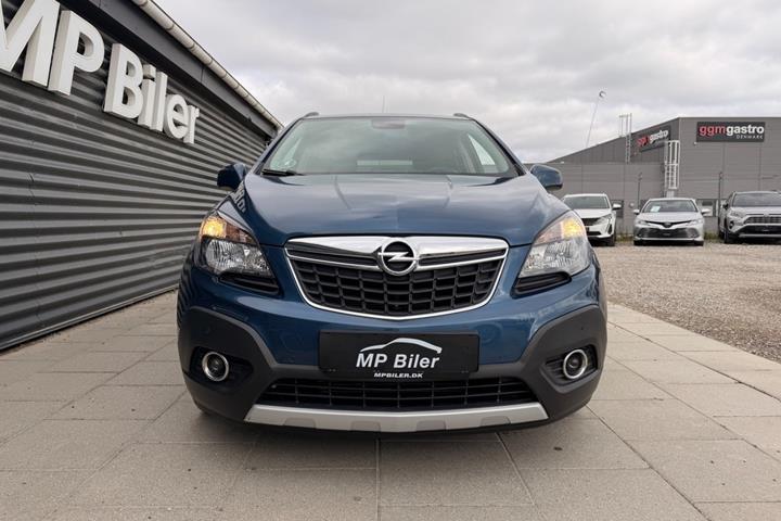 Blå Opel Mokka fra 2016