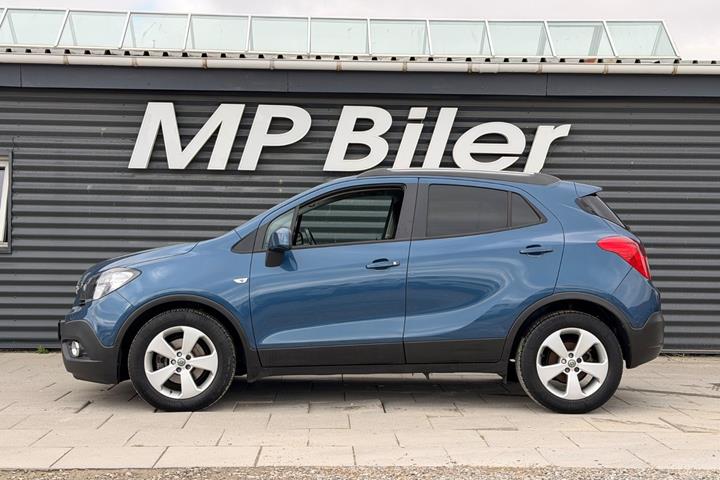 Blå Opel Mokka fra 2016