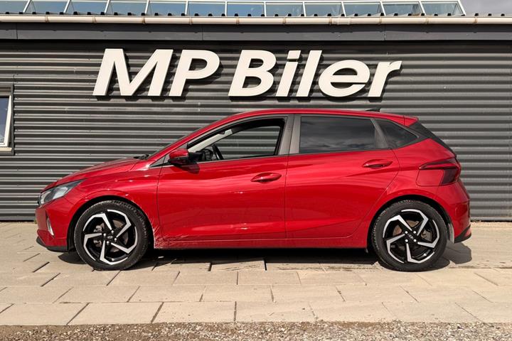 Grå Hyundai i20 fra 2022