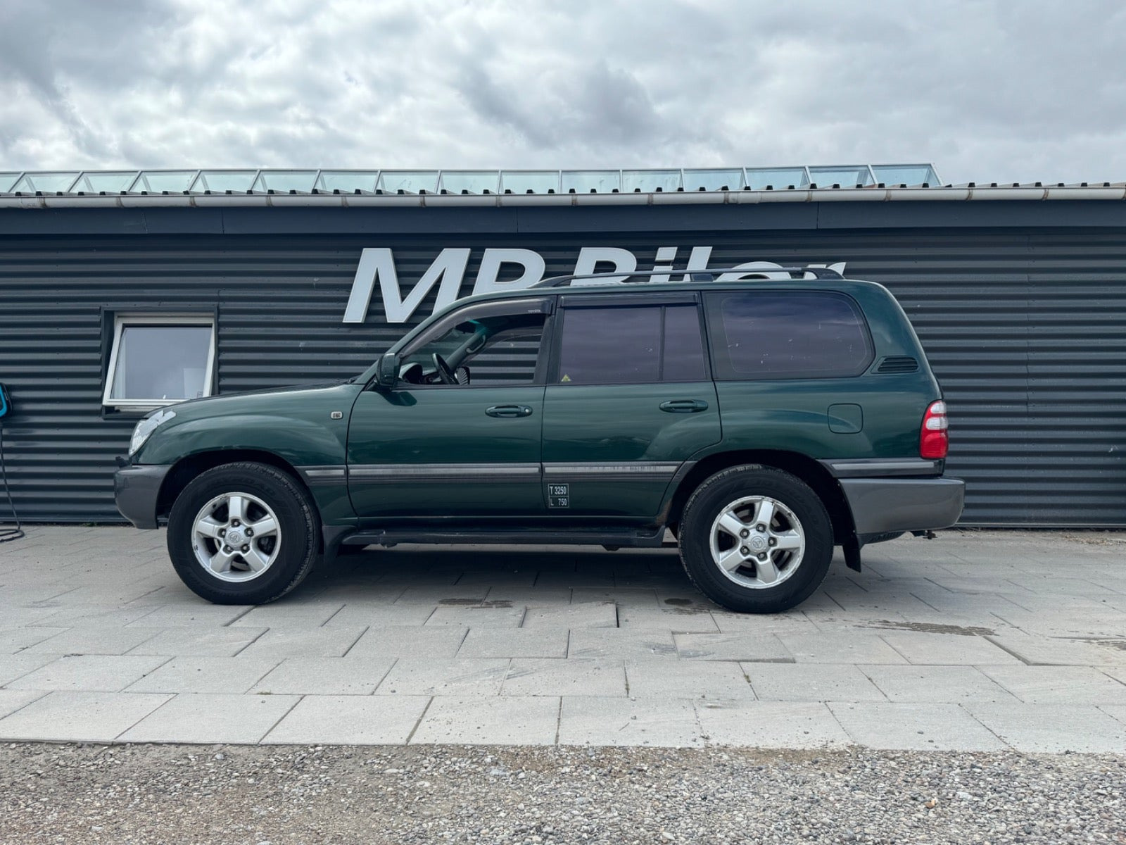 Grøn Toyota Land Cruiser fra 2004