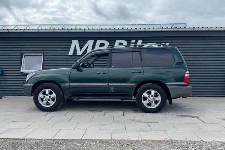 Grøn Toyota Land Cruiser fra 2004