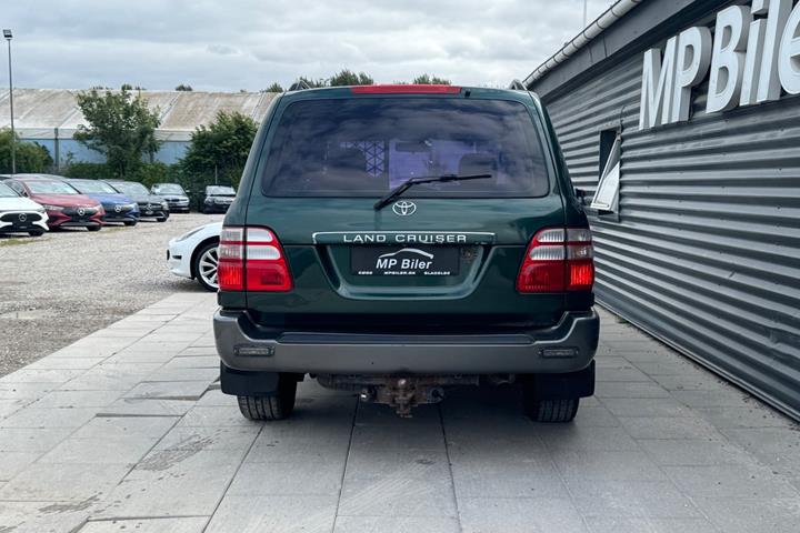 Grøn Toyota Land Cruiser fra 2004