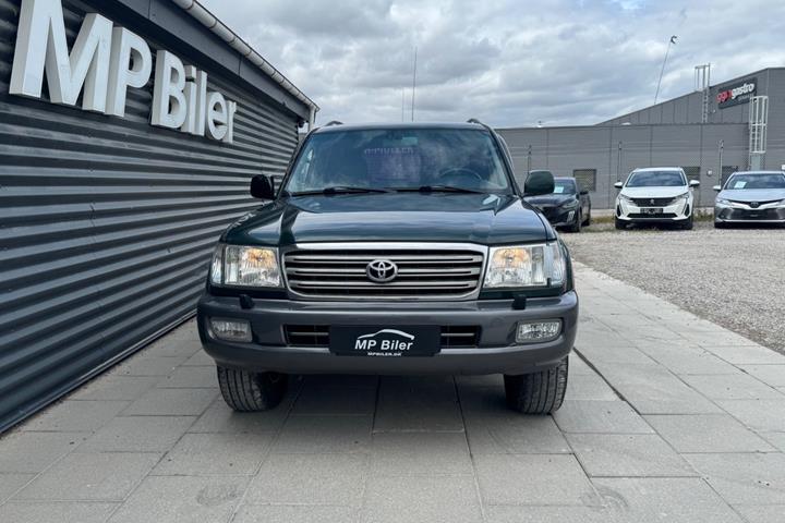 Grøn Toyota Land Cruiser fra 2004