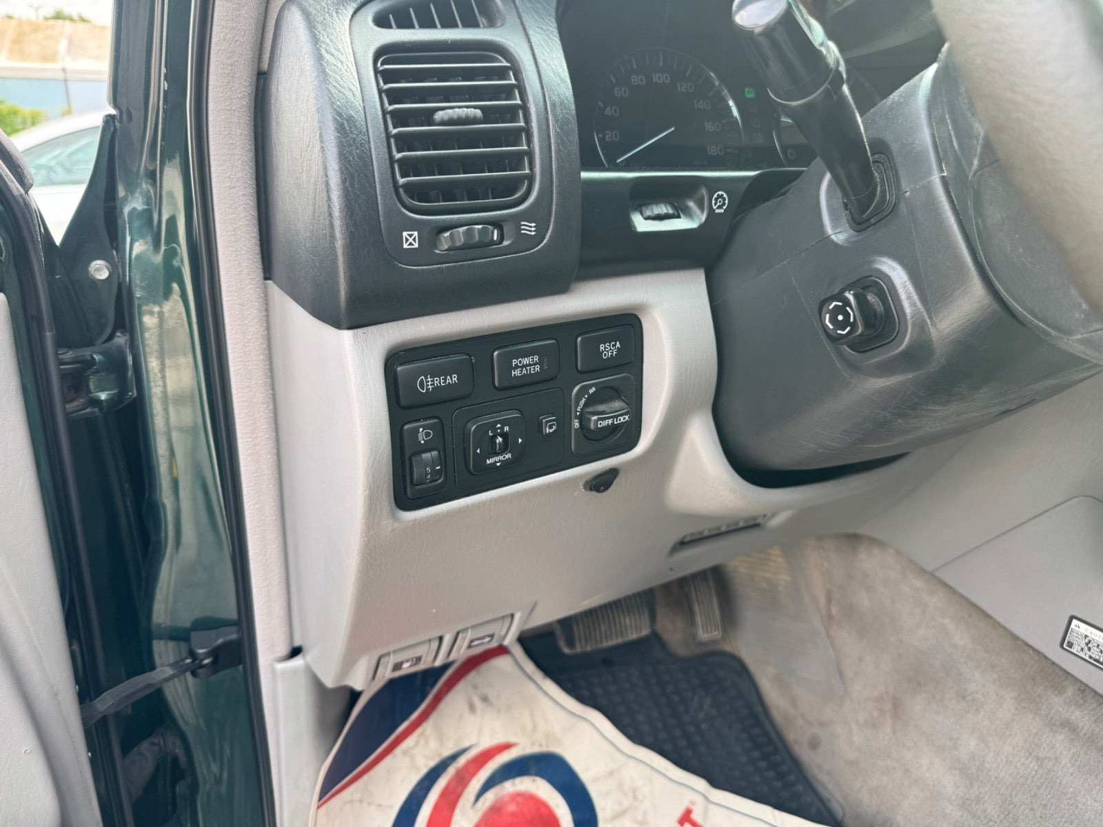 Grøn Toyota Land Cruiser fra 2004