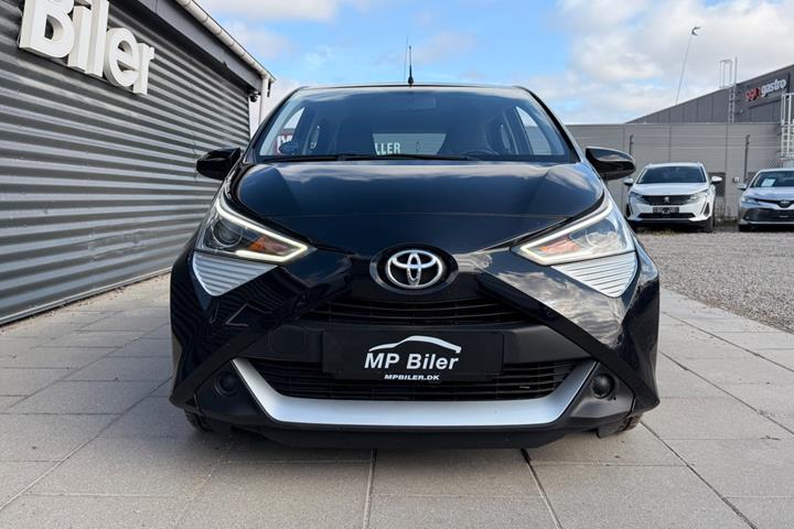 Sort Toyota Aygo fra 2019